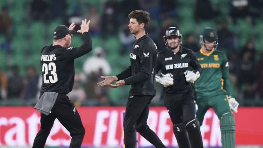 দক্ষিণ আফ্রিকাকে হারিয়ে ফাইনালে নিউজিল্যান্ড